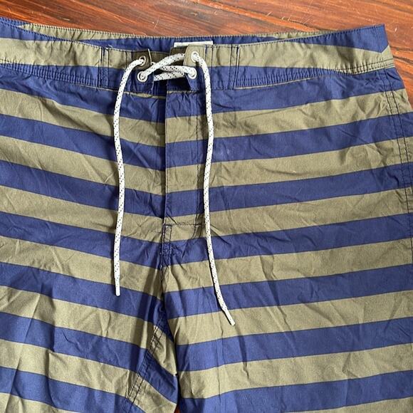 J. Crew unlined patterned pocket cargo swimsuit sz 31 - Picture 2 of 6